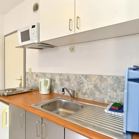 Apartment With Parking Space Stinjan, - 19643 *