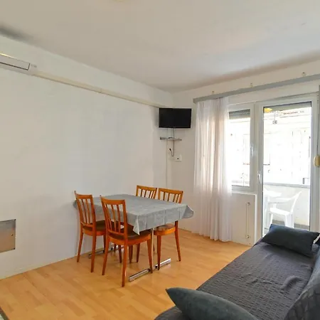 With Parking Space Stinjan, - 19643 Apartament Pula