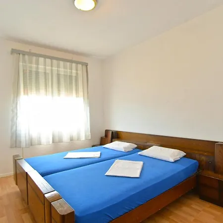 With Parking Space Stinjan, - 19643 Apartament *