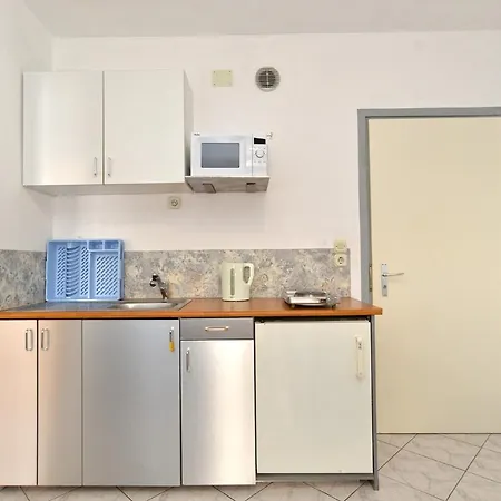 With Parking Space Stinjan, - 19643 Apartment Pula