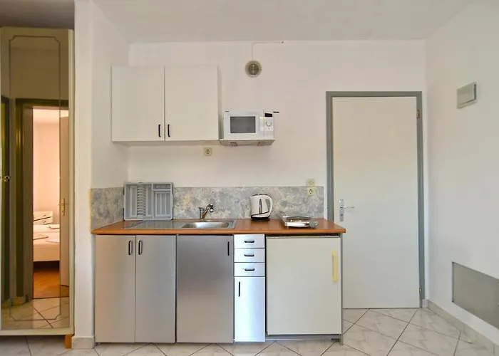 With Parking Space Stinjan, - 19643 Διαμέρισμα