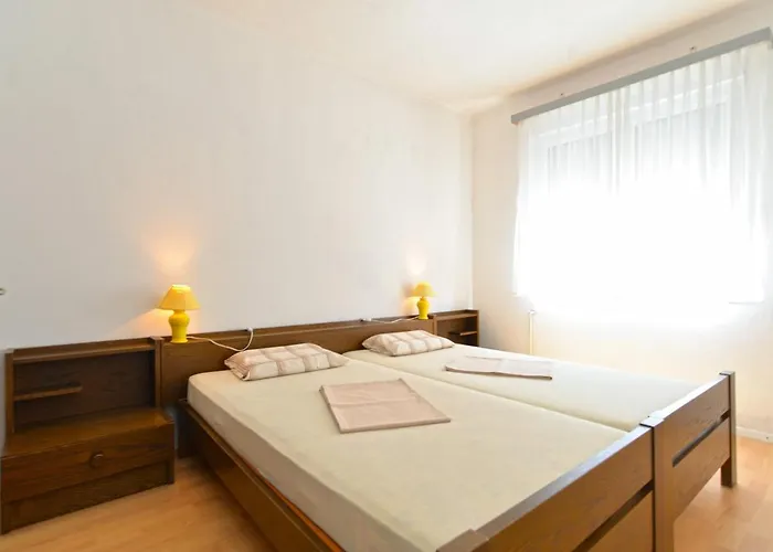 Διαμέρισμα With Parking Space Stinjan, - 19643